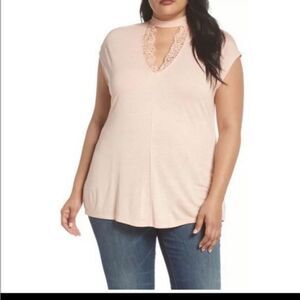 NWT Sejour Key Hole Top